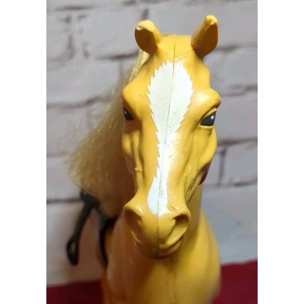 Vintage Mattel 1980 Dallas‎ Barbie Doll Golden Palamino Horse 12